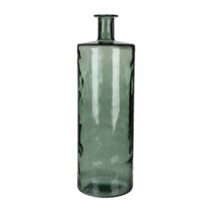 Guan Fles Vaas H75 x Ø25 cm Gerecycled Glas Groen Elke ruimte in huis wordt extra bijzonder met de Guan fles. De fles vaas afkomstig uit Spanje  valt op door de grijsgroene kleur en het strakke, hoge design. De fles is gemaakt van 100% gerecycled glas. Maak de vaas af met een mooie tak, pluim of droogbloem en je hebt een echte eyecatcher in huis! De Guan flessen zijn verkrijgbaar in verschillende kleuren en maten die goed met elkaar te combineren zijn. Dit model is grijsgroen en heeft een afmeting van H75 x Ø25 cm. Casa & Viventes Breedte: 25cm Hoogte: 75cm Lengte: 25cm Diameter: 25cm Inhoud: 32L Gewicht: 11270.00g kleuren: Groen, Groen Materialen: Gerecycled glas merk: Mica Decorations