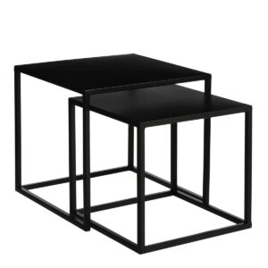 Goa Bijzettafel Set van 2  L35 x B35 x H33 cm  Metaal  Zwart Deze Goa bijzettafeltjes zijn een perfect duo! De bijzettafel set bestaat uit twee tafeltjes die goed bij elkaar passen, maar ook apart kunnen worden gebruikt. Ze zijn ideaal als plantentafel, salontafel of koffietafel naast een bank of stoel. De mogelijkheden zijn eindeloos! Deze zwarte bijzettafels zijn gemaakt van metaal, wat zorgt voor stevigheid en stabiliteit. Door het materiaal zijn ze ook nog eens makkelijk schoon te maken. Elke tafel kan tot 15 kg dragen, waardoor je er bloempotten en andere decoraties op kunt plaatsen. Dankzij het tijdloze ontwerp kun je ze eindeloos naar eigen wens stylen! De afmetingen zijn L30 x B30 x H29 cm en L35 x B35 x H33 cm. Casa & Viventes Breedte: 35cm Hoogte: 33cm Lengte: 35cm Gewicht: 4330g kleuren: Zwart, Zwart Materialen: Ijzer merk: Mica Decorations