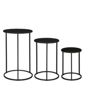 Quinty Bijzettafel  Set van 3  H50 x Ø32 cm  Metaal  Zwart De Quinty bijzettafels uit de collectie van Mica Decorations zijn de perfecte basis tafeltjes! De tafeltjes zijn gemaakt van metaal en hebben een moderne, zwarte kleur waardoor je ze met van alles kunt combineren. De set bestaat uit drie items in verschillende hoogtes. Leuk om bij elkaar te zetten of om een speels hoekje te creëren! De afmetingen van de tafels zijn H30 x Ø23 cm, H40 x Ø28 cm en H50 x Ø32 cm. Casa & Viventes Breedte: 32cm Hoogte: 50cm Lengte: 32cm Diameter: 32cm Gewicht: 830g kleuren: Zwart, Zwart Materialen: Ijzer merk: Mica Decorations