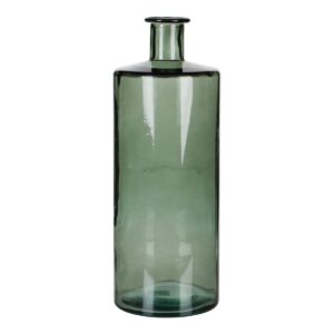 Guan Fles Vaas H40 x Ø15 cm Gerecycled Glas Groen Elke ruimte in huis wordt extra bijzonder met de Guan fles. De fles vaas afkomstig uit Spanje valt op door de grijsgroene kleur en het strakke, hoge design. De fles is gemaakt van 100% gerecycled glas. Maak de vaas af met een mooie tak, pluim of droogbloem en je hebt een echte eyecatcher in huis! De Guan flessen zijn verkrijgbaar in verschillende kleuren en maten die goed met elkaar te combineren zijn. Dit model is grijsgroen en heeft een afmeting van H40 x Ø15 cm. Casa & Viventes Breedte: 15cm Hoogte: 40cm Lengte: 15cm Diameter: 15cm Inhoud: 5L Gewicht: 2530g kleuren: Groen, Groen Materialen: Gerecycled glas merk: Mica Decorations