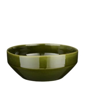 Rhea Schaal - Ø23 cm - Keramiek - Groen Breng meer kleur in huis met het Rhea servies. Alle producten worden met de hand gemaakt van keramiek. Hierdoor is elk item helemaal uniek, ook deze schaal. De schaal valt op door de ambachtelijke uitstraling en het mooie groene kleurverloop en heeft een diameter van Ø22,5 cm. De kom kan zowel in de vaatwasser als in de magnetron en is hittebestendig tot 180 °C. Combineer dit product met andere items uit de Rhea serie en maak het servies compleet! Casa & Viventes Breedte: 22.5cm Hoogte: 9cm Lengte: 22.5cm Diameter: 22.5cm Gewicht: 1310g kleuren: Groen, Groen Materialen: Keramiek, Keramiek merk: Mica Decorations