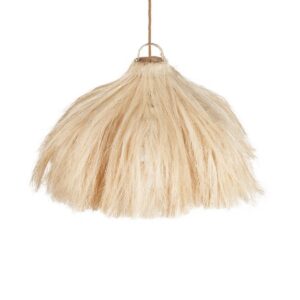 De Rami -hanger - natuurlijk - m Geïnspireerd door organische vormen, vangt dit middelgrote Rami-hanger de essentie van natuurlijke schoonheid. Handweven van duurzame rami -vezels, het delicate gelaagde ontwerp creëert een zachte, omgevingsgloed die elke ruimte transformeert. De natuurlijke afwerking vormt een aanvulling op zowel moderne als rustieke interieurs. Elke hanger toont een uniek ambachtelijk vakmanschap, waardoor het perfect is als een op zichzelf staande armatuur of geclusterd voor een dramatisch effect. CASA & VIVENTES De Rami -hanger - natuurlijk - m Breedte: 60cm Hoogte: 50cm Lengte: 60cm Gewicht: 2700g Materialen: Hennep merk: Bazar Bizar Living