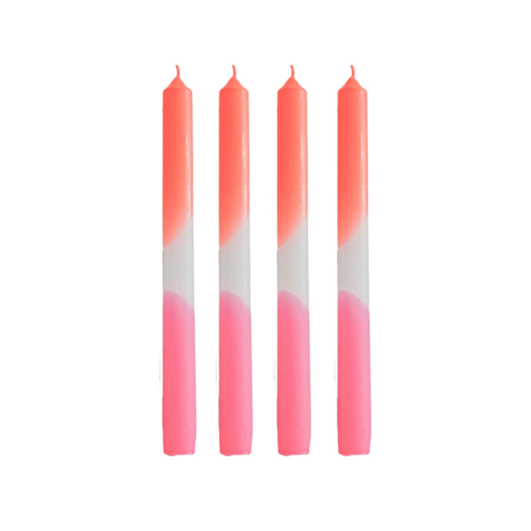 Kaarsen dip kleurstof taps Neon roze/wit/neon rood S4 2,1x25 cm Burn Baby Burn! Kaarsen zijn de ultieme stemmingsmakers en zijn het belangrijkste ingrediënt voor romantiek. En we zouden daar allemaal wat meer van kunnen gebruiken, kunnen we niet? Set van 4 kaarsen. Tip: kies een kleurencombinatie die u meteen gelukkig maakt. CASA & VIVENTES Kaarsen dip kleurstof taps Neon roze/wit/neon rood S4 2,1x25 cm merk: Housevitamin Gemaakt in: CN