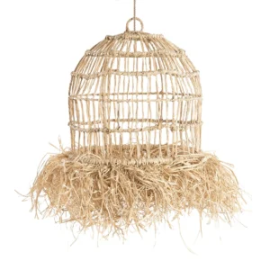De Casita Hanger Naturel S Onze prachtige Casita hanger is verkrijgbaar in twee maten en verandert uw woonkamer, kantoor of overdekte buitenruimte in een tropisch paradijs! Handgemaakt van Mendong Grass, deze hanger heeft een prachtige kleur en zijn randen en bars creëren interessante lichtpatronen in de ruimte. Deze lampschaduw heeft geen elektrische bedrading of pluggen. We verkopen deze fittingen apart. Zoek naar een fitting in onze winkel en selecteren de gewenste look en het type. Casa & Viventes Breedte: 40cm Hoogte: 65cm Lengte: 40cm Gewicht: 2200g merk: Bazar Bizar Living