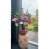 Zijden Bloemen met Strawberry Juice Vase H：23cm Voeg een verfrissende en eigentijdse uitstraling toe aan je interieur met de Vaas strawberry Juice  Deze prachtige vaas combineert functionaliteit met een vleugje artistieke flair en is een perfecte aanvulling op elke ruimte. Met een diameter van 22 cm en een hoogte van 23cm biedt de Vaas strawberry Juice voldoende ruimte om je favoriete bloemen te laten stralen. Gemaakt van hoogwaardig porselein en met een gewicht van 2.7 kg, straalt deze vaas niet alleen kwaliteit uit maar heeft ook een solide en duurzame constructie. De levendige kleur van de vaas brengt een zonnige en uitnodigende sfeer in elke kamer. Het thema van bloemen wordt subtiel benadrukt door het gestroomlijnde ontwerp, waardoor het een perfecte keuze is voor liefhebbers van natuurlijke schoonheid en modern design. De handgemaakte afwerking geeft elke Vaas strawberry Juice een uniek karakter en voegt een extra vleugje authenticiteit toe aan je interieur. Of je het nu op een bijzettafel, op de vensterbank of als middelpunt van de eettafel plaatst, deze vaas voegt een speels en stijlvol element toe aan elke ruimte. Breng de frisheid en levendigheid van een zonnige dag in huis met de Vaas strawberry Juice . Je kunt nu het boeket samen met onze zorgvuldig uitgekozen luxe vaas in één keer bestellen. Tegenwoordig worden zijde bloemen van luxe materialen gemaakt, waardoor ze bijna niet meer van echte bloemen te onderscheiden zijn. Ons assortiment zijde bloemen is altijd gericht op de hoogste kwaliteit. Op de foto wordt het middelgrote boeket getoond. Let op! Indien een bloem uit het boeket niet leverbaar is, kan deze worden vervangen door een soortgelijke bloem in dezelfde kleurstelling. De prijs is inclusief vaas en bloemen Een high-end vaas kun je thuis, bij de receptie van een bedrijf, hotel of kantoor plaatsen met prachtige bloemen. De uitstekende kleine ruitvormige belletjes in de vaas geven de vaas een zeer design uitstraling vazen, en het is artistieker schoonheid. Size: 11*44cm Color: Pink Category: vase, pots and vases Breedte: 22cm Hoogte: 23cm Lengte: 22cm Diameter: 12cm Inhoud: 3L Gewicht: 3000g kleuren: Roze, Geel Materialen: Glas, Porselein, Diamant, Zijde merk: QMF Trading