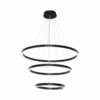 Hanglamp Neo Black 3-Ring 40+60+80cm Strak en indrukwekkend: de Hanglamp Neo Black 3-Ring is perfect voor wie houdt van minimalistisch design met impact. De drie ringen in matzwart (40, 60 en 80 cm) hangen los van elkaar en kunnen individueel in hoogte worden versteld. Met één klik wissel je tussen wit, warmwit en geel licht voor elke gewenste sfeer. Kenmerken: Bediening: Dimbaar met meegeleverde afstandsbediening Kleur: Zwart Afmetingen ringen: Ø40 cm + Ø60 cm + Ø80 cm Lichtbron: Geïntegreerde LED (inbegrepen) Lichtkleur: Wit, warmwit of geel In hoogte verstelbaar Voordelen: Statement piece voor grote ruimtes Sfeervolle LED-verlichting Hoogte aanpasbaar per ring Energiezuinig en onderhoudsarm* NIET TE GEBRUIKEN IN COMBINATIE MET MUURDIMMERS CASA & VIVENTES Gewicht: 5000g merk: Luxury Living B.V.