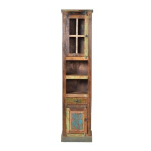 Badkamer hoge kast Deze hoge badkamerkast, gemaakt van kleurrijk oud hout, is een echte eyecatcher. Achter een houten deur met glazen inzetstuk en een ondoorzichtige deur bevindt zich voldoende opbergruimte voor cosmetica en diverse accessoires. Twee open planken voor hand- en badhanddoeken - eigenlijk de linnenkast in de badkamerkast. In de lade is ruimte voor privéspullen. Deze multifunctionele kast kan gemakkelijk gecombineerd worden met moderne badkamermeubels. Als op zichzelf staand kabinet verliest het zijn aantrekkingskracht zeker niet. Een badkamermeubel dat niets te wensen overlaat. Maar natuurlijk is deze kast ook geweldig voor een klein plekje in de woonkamer of keuken. Gemaakt van FSC-gecertificeerd hout. 1 plank achter de glazen deur, afmeting bovenste vak 30x30x30 cm, open vakken 30x30x19 cm, onderste vak 30x30x42 cm, lade binnenmaat 26,5x26x9 cm Badkamer hoge kast Breedte: 44cm Hoogte: 189cm Lengte: 34cm Gewicht: 38000.00g kleuren: Meerkleurig Materialen: Hout, Glas, Hout, Linnen merk: SIT Möbel Im- und Export