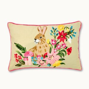 Kussen met vullend konijn kussenhoes Onze meest populaire schatten bij door Vivi: Cushion covers uit India! De uitgebreide ontwerpen zijn mechanisch geborduurd in een pure damesfabriek. De juiste sierrand geeft hen dat zeker iets. Case 100% katoen | Vul 100% polyester 60x40 cm alleen droog reinigen met vulling. Casa & Viventes  merk: by Vivi.