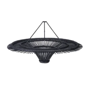 The Sky Hanger Zwart XL Deze hanger of plafondlamp is al het meest besproken. Dit rotan meesterwerk is verkrijgbaar in twee maten, variërend van enorm tot massief en is als een kunstwerk voor je plafond. Het maakt niet uit of je er een hangt of beide combineert  je interieur zal schijnen als nooit tevoren. Ook verkrijgbaar in natuurlijk (twee maten). Deze lampschaduw heeft geen elektrische bedrading of pluggen. We verkopen deze fittingen apart, zowel plafond gemonteerd als met plug. Zoek naar een fitting in onze webshop en selecteer de gewenste look en het type. Casa & Viventes Breedte: 110cm Hoogte: 31cm Lengte: 110cm Gewicht: 5000g kleuren: Zwart Materialen: Rotan merk: Bazar Bizar Living