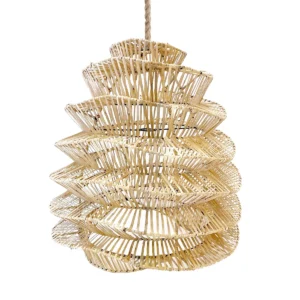 The Good Vibes Hanger Naturel M Op zoek naar een hanglamp met een ingewikkeld ontwerp? Kijk niet verder! De goede vibes hanger doet precies dat - het brengt goede vibes in je huis met zijn prachtige lichtpatroon gegoten over je plafond, muren en vloer. Het is volledig gemaakt van Rattan en heeft dus het natuurlijke uiterlijk dat in veel huizen zo goed werkt. Deze lampschaduw heeft geen elektrische bedrading of pluggen. We verkopen deze fittingen apart. Zoek naar een fitting in onze winkel en selecteren de gewenste look en het type. Casa & Viventes Breedte: 55cm Hoogte: 55cm Lengte: 55cm Gewicht: 2100g Materialen: Rotan, Rotan merk: Bazar Bizar Living