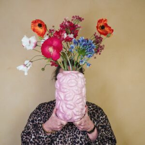 Alternative view of Vaas  Kisses  Keramiek  Lichtroze  17x17x27cm