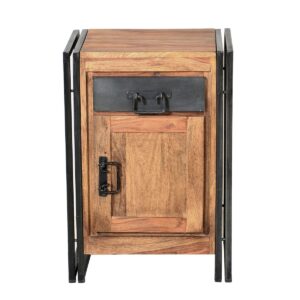 Kast Massief acaciahout ontmoet industriële metalen hardware in deze compacte ladekast. Met een breedte van 50 cm vind je voldoende ruimte. Er is opbergruimte voor alledaagse spullen in een lade en achter een deur. De acaciahouten body wordt omlijst door een modern metalen frame. De industriële look wordt voortgezet door metalen bevestigingen aan de lade en handgrepen en maakt deze ladekast tot een originele eyecatcher. De structuur van het hout varieert van model tot model, waardoor elke kast uniek is met zijn eigen charme. Of het nu gaat om een ​​blikvanger in een eenvoudige sfeer of als onderdeel van een modern fabrieksdesigninterieur: deze ladekast is een chique aanvulling op vele woonstijlen. De moderne materiaalmix combineert een industriële look. Lade binnenmaat 29,5x26x9 cm. CASA & VIVENTES Kast 31x30,5x32,5 cm Breedte: 50cm Hoogte: 73cm Lengte: 34cm Gewicht: 21000.00g kleuren: Bruin, Zwart Materialen: Hout, Metaal, Hout, Metaal merk: SIT Möbel Im- und Export
