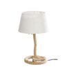 Metalen lamp "Tau design" klein De maritieme metalen lamp in scheepstouwdesign zal een eyecatcher zijn in uw huis. Het lijkt bijna alsof het op het scheepstouw drijft; het touw is verstevigd met metaal en behoudt daardoor zijn stabiliteit. De lamp heeft een hoogte van 40 cm en is voorzien van een aan/uit schakelaar, de kabellengte is 1,60 m, hierdoor heb je voldoende speelruimte bij het opstellen van de lamp. De paraplu van textiel met een afmeting van 24 x 14,5 cm is met een metalen staaf aan het scheepstouw bevestigd.  Mooie woonaccessoires geven woonkamers net dat beetje extra. Alleen door trendy en individuele decoratieartikelen wordt het zowel binnen als buiten echt mooi. Laat uw creativiteit de vrije loop en geef uw appartement of huis een unieke uitstraling. Het is gewoon leuk om steeds opnieuw te decoreren en je eigen woonruimte een persoonlijk tintje te geven. Hiertoe behoren figuren, sculpturen, afbeeldingen, schalen, vazen, fotolijsten en nog veel meer. CASA & VIVENTES Metalen lamp "Tau design" klein Breedte: 24cm Hoogte: 40cm Lengte: 24cm Gewicht: 640g kleuren: Beige Materialen: Metaal merk: GILDE HANDWERK