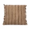 The Oh My Gee Kussenhoes Beige Zwart 60x60 Dit katoenen kussen voegt een prachtig textuurelement toe aan uw stoffering. Een onmisbaar stuk om een boho-sfeer toe te voegen aan je woonkamer, slaapkamer of zelfs in de tuin of overdekt terras. Eindeloze mogelijkheden om jouw persoonlijke stijl te creëren. Binnenkussen niet inbegrepen! Dit unieke textielproduct is met de hand geproduceerd en geverfd, waardoor elk afzonderlijk item een eigen persoonlijkheid krijgt waarbij kleine kleurvariaties niet als een defect maar als een onderscheidend karakter van het product moeten worden beschouwd. Casa & Viventes Breedte: 60cm Hoogte: 10cm Lengte: 60cm Gewicht: 1800g Materialen: Katoen merk: Bazar Bizar Living