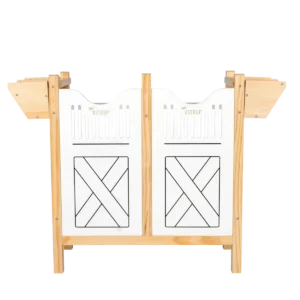 Ridderharnas, zilver Berg uw Hobby Horses veilig en georganiseerd op met deze ruime Horse Box voor 4 Hobby Horses van byASTRUP®. Deze robuuste en functionele paardenbox is ontworpen om te voldoen aan de behoeften van zelfs de meest toegewijde Hobby Horse-liefhebbers. Met ruimte voor maximaal vier Hobby Horses kunt u met deze paardenbox uw hele Hobby Horse-kudde op één plek verzamelen. De meegeleverde 2 voerbakken/hooirekken zorgen ervoor dat uw Hobby Horses altijd toegang hebben tot vers voer en hooi, zodat ze kunnen genieten van goede verzorging en aandacht. Net als onze Horse Box voor 2 Hobby Horses is dit model gemaakt van robuust materiaal dat bestand is tegen speelse kinderen. De poort kan niet worden geopend, waardoor de Hobby Horses veilig in de box worden gehouden en toch gemakkelijk toegankelijk zijn om te spelen en verzorgen. De elegante Scandinavische stijl past perfect in elke speelruimte of kamer en voegt een stijlvolle toets toe aan uw Hobby Horse-opslag. Met onze Horse Box voor 4 Hobby Horses krijgt u niet alleen een praktische opbergoplossing, maar ook een prachtige aanvulling op uw huis of instelling. Geef uw hobbypaarden de opbergruimte die ze verdienen en creëer een georganiseerde en uitnodigende speelruimte met onze paardenbox voor 4 hobbypaarden. CASA & VIVENTES Ridderharnas, zilver Paardenbox voor 4 stokpaarden Berg uw Hobby Horses veilig en georganiseerd op met deze ruime Horse Box voor 4 Hobby Horses van byASTRUP®. Deze robuuste en functionele paardenbox is ontworpen om te voldoen aan de behoeften van zelfs de meest toegewijde Hobby Horse-liefhebbers. Met ruimte voor maximaal vier Hobby Horses kunt u met deze paardenbox uw hele Hobby Horse-kudde op één plek verzamelen. De meegeleverde 2 voerbakken/hooirekken zorgen ervoor dat uw Hobby Horses altijd toegang hebben tot vers voer en hooi, zodat ze kunnen genieten van goede verzorging en aandacht. Net als onze Horse Box voor 2 Hobby Horses is dit model gemaakt van robuust materiaal dat bestand is tegen speelse kinderen. De poort kan niet worden geopend, waardoor de Hobby Horses veilig in de box worden gehouden en toch gemakkelijk toegankelijk zijn om te spelen en verzorgen. De elegante Scandinavische stijl past perfect in elke speelruimte of kamer en voegt een stijlvolle toets toe aan uw Hobby Horse-opslag. Met onze Horse Box voor 4 Hobby Horses krijgt u niet alleen een praktische opbergoplossing, maar ook een prachtige aanvulling op uw huis of instelling. Geef uw hobbypaarden de opbergruimte die ze verdienen en creëer een georganiseerde en uitnodigende speelruimte met onze paardenbox voor 4 hobbypaarden. CASA & VIVENTES Paardenbox voor 4 stokpaarden