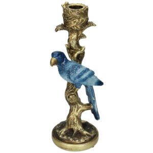 Kaarshouder - Blauwe Papegaai ↑ 26 cm CASA & VIVENTES Kaarshouder - Blauwe Papegaai ↑ 26 cm Verbeter uw interieur met de Blue Parrot kandelaar. De serene blauwe tinten en het ingewikkelde ontwerp brengen een vredige elegantie in elke omgeving, ideaal voor zowel binnen- als buitengebruik. Afmeting: 10 x 26 cm Hoogte: 26cm Gewicht: 250g kleuren: Blauw merk: Trendhero B.V.