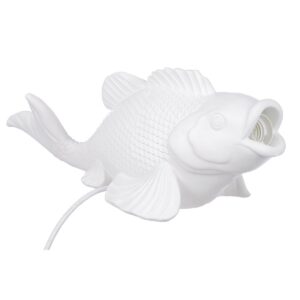 Tafellamp vis wit Koi H.17,5 cm - Tafellamp "Koi" gemaakt van kunsthars in wit - Afmetingen: lengte 18,5 cm, breedte 51,5 cm, hoogte 17,5 cm - In de vorm van een vis, ideaal voor gebruik binnenshuis - CE getest en voldoet aan de veiligheidsnormen - E27-fitting voor lampen tot 25 watt De tafellamp "Koi" is een moderne en unieke verlichtingsoplossing voor uw huis. Gemaakt van duurzaam wit kunsthars, overtuigt hij door zijn bijzondere ontwerp in de vorm van een vis. Met afmetingen van 18,5 cm x 51,5 cm x 17,5 cm past hij perfect op elke tafel of bijzettafel. CE getest en voorzien van een fitting voor lampen tot 25 watt, deze lamp voldoet aan alle veiligheidsnormen. Of het nu in de woonkamer, slaapkamer of eetkamer is, de tafellamp "Koi" zorgt voor een gezellige sfeer en zet tegelijkertijd een stijlvol accent in uw huis.  CASA & VIVENTES Tafellamp vis wit Koi H.17,5 cm Breedte: 51.5cm Hoogte: 17.5cm Lengte: 18.5cm Gewicht: 1100g kleuren: Wit, Wit Materialen: Polyresin, Keramiek merk: GILDE HANDWERK