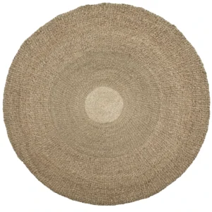 Het Mekong Rivier Tapijt Naturel 200 Het Mekong River Carpet is een groot rond middelpunt, speciaal gemaakt voor uw woonkamer. Het is prachtig geweven in zeegras met behulp van technieken waar Vietnam bekend om staat, waardoor het kracht en handgemaakte uitstraling heeft. Drie tinten zijn gecombineerd om dat ultieme kustgevoel in uw woonruimte te creëren. Casa & Viventes Breedte: 200cm Hoogte: 1cm Lengte: 200cm Gewicht: 12000.00g Materialen: Zeegras, Zeegras merk: Bazar Bizar Living