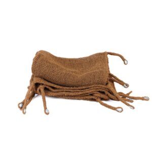 De Coco Shade Rechthoekig - Naturel - 500x300 Maak uw buitenervaring onvergetelijk met onze Coco -schaduw. Ideaal voor privé -tuinen, strandclubs of waar je ze ook wilt. Ze voegen een organische touch toe aan je oase in de buitenlucht, waardoor een serene retraite ontstaat onder de warme omhelzing van gevlekt zonlicht. Met zorg en precisie vervaardigd, zijn deze tinten met de hand geweven van de veerkrachtige vezels van kokosnoot, waardoor een uitzonderlijke mix van sterkte en weerweerstand wordt geleverd. CASA & VIVENTES De Coco Shade Rechthoekig - Naturel - 500x300 Breedte: 300cm Hoogte: 3cm Lengte: 490cm Gewicht: 12000.00g Materialen: Kokosnootvezel merk: Bazar Bizar Living