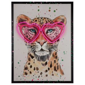 Afbeelding (LED) Rechthoekige Leo Love Multolored H. 83 cm, ve 1 - De Leo Love Mural Modern is een veelkleurig LED-beeld op canvas, ideaal voor decoratie in de woonkamer. - Met een opvallend luipaardmotief en roze/roze accenten brengt de foto een vleugje exotisch naar elke kamer. - Het glanzende oppervlak van het rechthoekige beeld zorgt voor een moderne uitstraling en trekt ieders aandacht. - De geïntegreerde LED -verlichting benadrukt het LEO -liefdesbeeld en creëert een sfeerfeer. - Met de afmetingen van 83 cm x 64 cm x 4 cm past de muurfoto perfect in verschillende woonkamers en decoratiestijlen. Afbeelding (LED) Rechthoekige Leo Love Multolored H. 83 cm, ve 1 CASA & VIVENTES Ontdek de fascinerende muurschildering moderne "Leo Love", die uw woonkamer een stijlvolle decoratie geeft. Dit multi -gecoleerde canvas -beeld met een glanzend oppervlak maakt indruk op zijn expressieve luipaardmotief, dat vooral opvalt door de accentkleuren roze en roze. Met een hoogte van 83 cm en een breedte van 64 cm gaat het rechthoekige beeld harmonieus in elke leefomgeving. De geïntegreerde LED -verlichting organiseert vakkundig het motief en zorgt voor een atmosferische sfeer. "Leo Love" is de perfecte keuze om uw woonkamer een vleugje elegantie en exclusiviteit te geven. Breedte: 64cm Hoogte: 83cm Lengte: 4cm Gewicht: 3200g kleuren: Meerkleurig Materialen: Canvas merk: GILDE HANDWERK