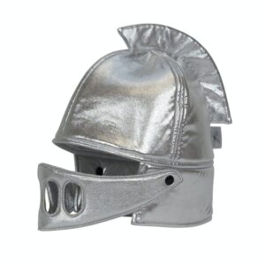 Ridderhelm, zilver In gevechten en in toernooien heeft een ridder een helm nodig ter bescherming. De by ASTRUP®-helm is gemaakt van sterke, gevoerde, zilveren stof met een vizier dat op en neer kan worden geklapt. De helm in het by ASTRUP-assortiment is een absolute must bij het ridderspel. CASA & VIVENTES Adviesleeftijd 3+ merk: ByASTRUP