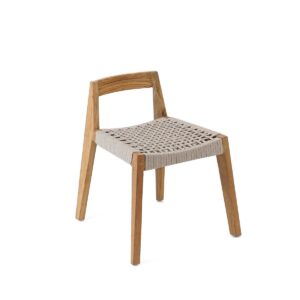 De Marathi eetkamerstoel Ervaar de essentie van milieuvriendelijke verfijning met de Marathi eetkamerstoel, gemaakt van gerecycled teakhout. Het tijdloze ontwerp en de duurzame materialen maken het een perfecte aanvulling op elke eetruimte en passen naadloos bij zowel een moderne als een traditionele inrichting. Casa & Viventes Breedte: 55cm Hoogte: 61cm Lengte: 53cm Gewicht: 4750g merk: Bazar Bizar Living