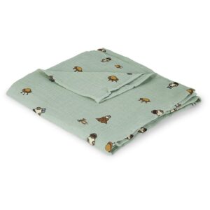 Barri mousseline inbakerdoek BABYMOUSSELINE INWIKKEL VAN BIOLOGISCH KATOEN Geef je kleintje comfort en warmte met onze superzachte Barri mousseline inbakerdoek. De swaddle is gemaakt van het zachtste, biologische katoen en is groot genoeg om er een verzorgingsdoek van te maken. Casa & Viventes Kleur: Lichtgroen - Ruimte Kwaliteit: 100% biologisch katoen Afmetingen: 120x120 cm Wasvoorschrift: Machinewas 30 graden kleuren: Groen Materialen: Katoen merk: Nuuroo